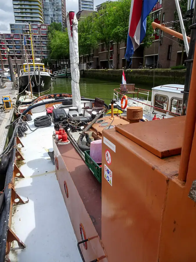 Kapal penarik keur dijual