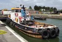 Kapal penarik keur dijual