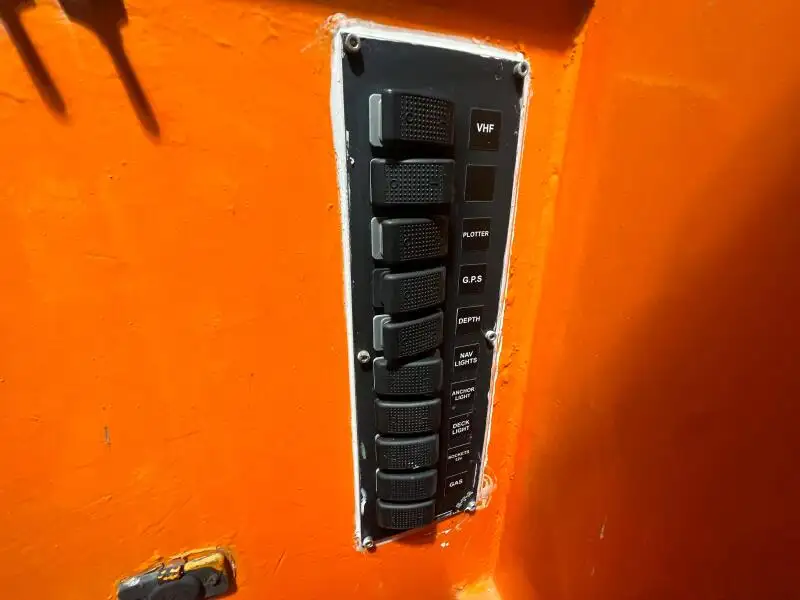 Kapal kerja keur dijual