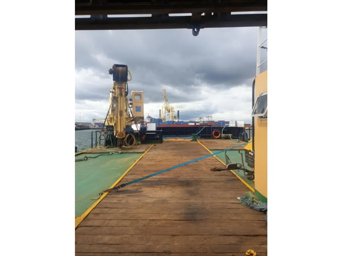 Kapal keruk keur dijual