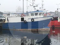 Kapal pangangkut lauk hirup keur dijual