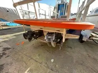 Kapal pangangkut LNG keur dijual
