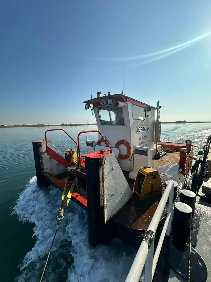 Kapal penarik keur dijual