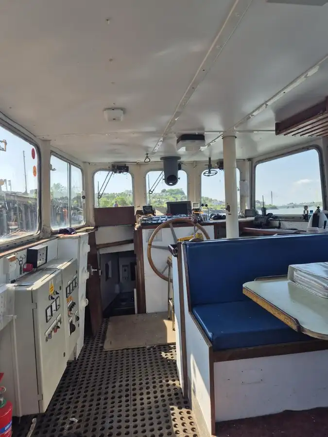 Kapal penarik keur dijual
