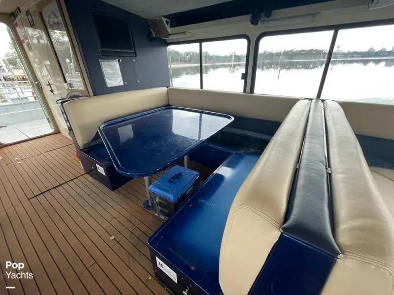 Kapal pesiar keur dijual