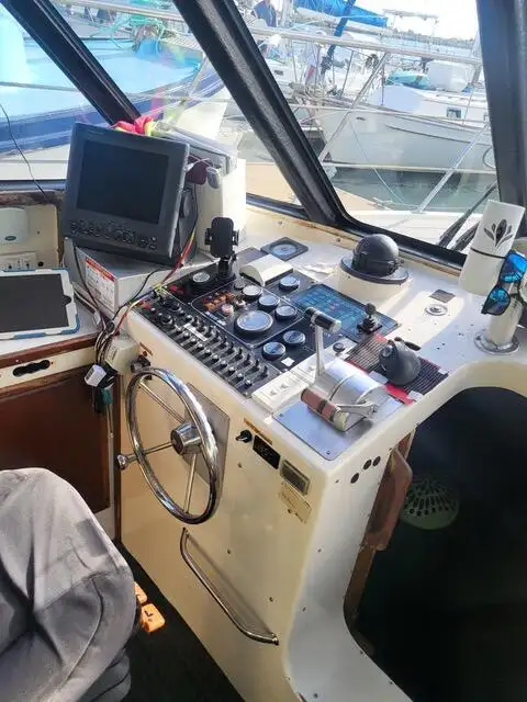 Kapal pangangkut LNG keur dijual