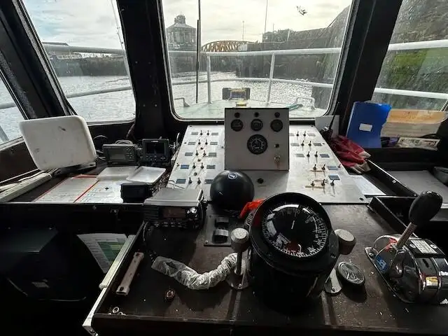 Kapal kerja keur dijual