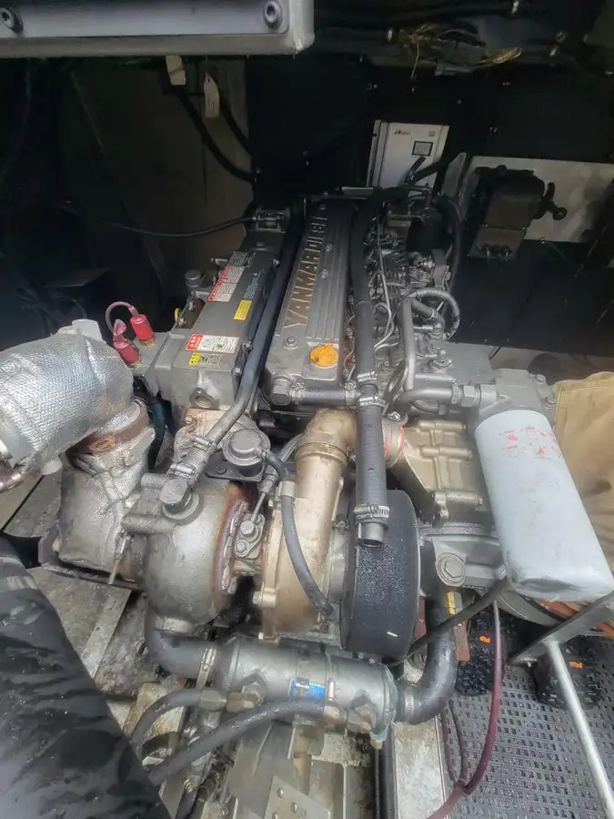 Kapal kerja keur dijual