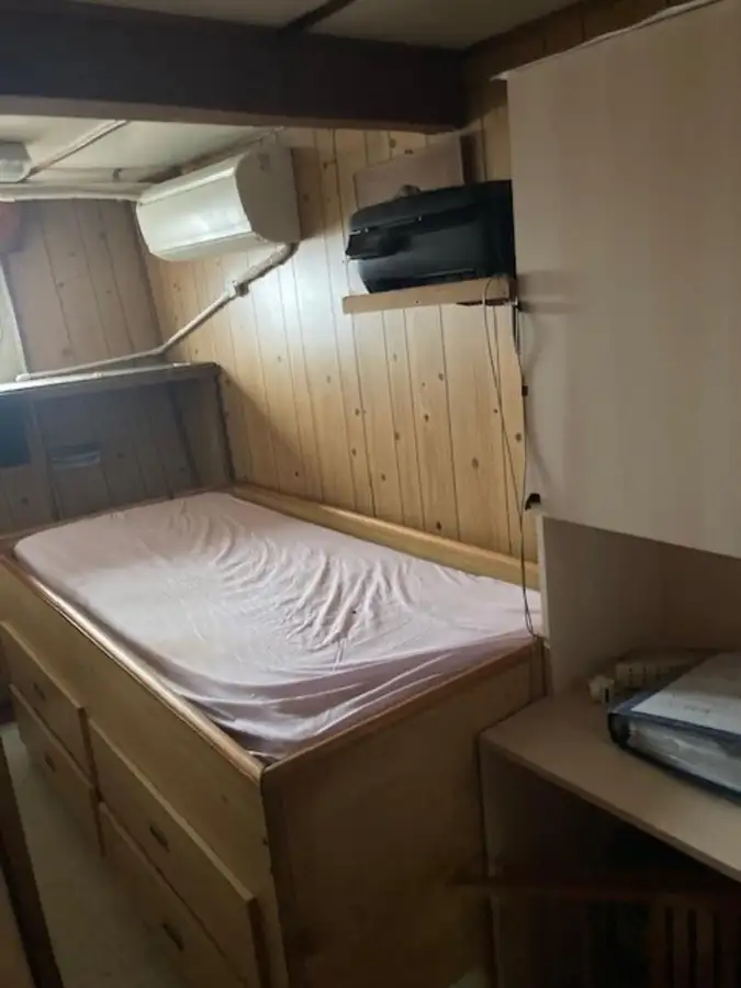 Kapal keruk keur dijual