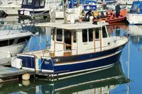 Kapal kerja keur dijual