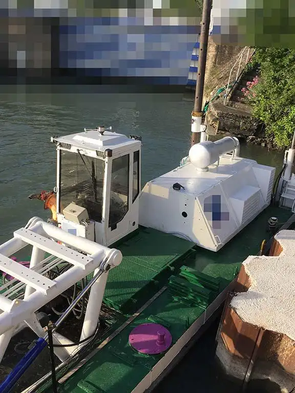 Kapal keruk keur dijual