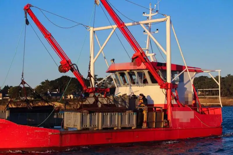 Kapal kerja keur dijual