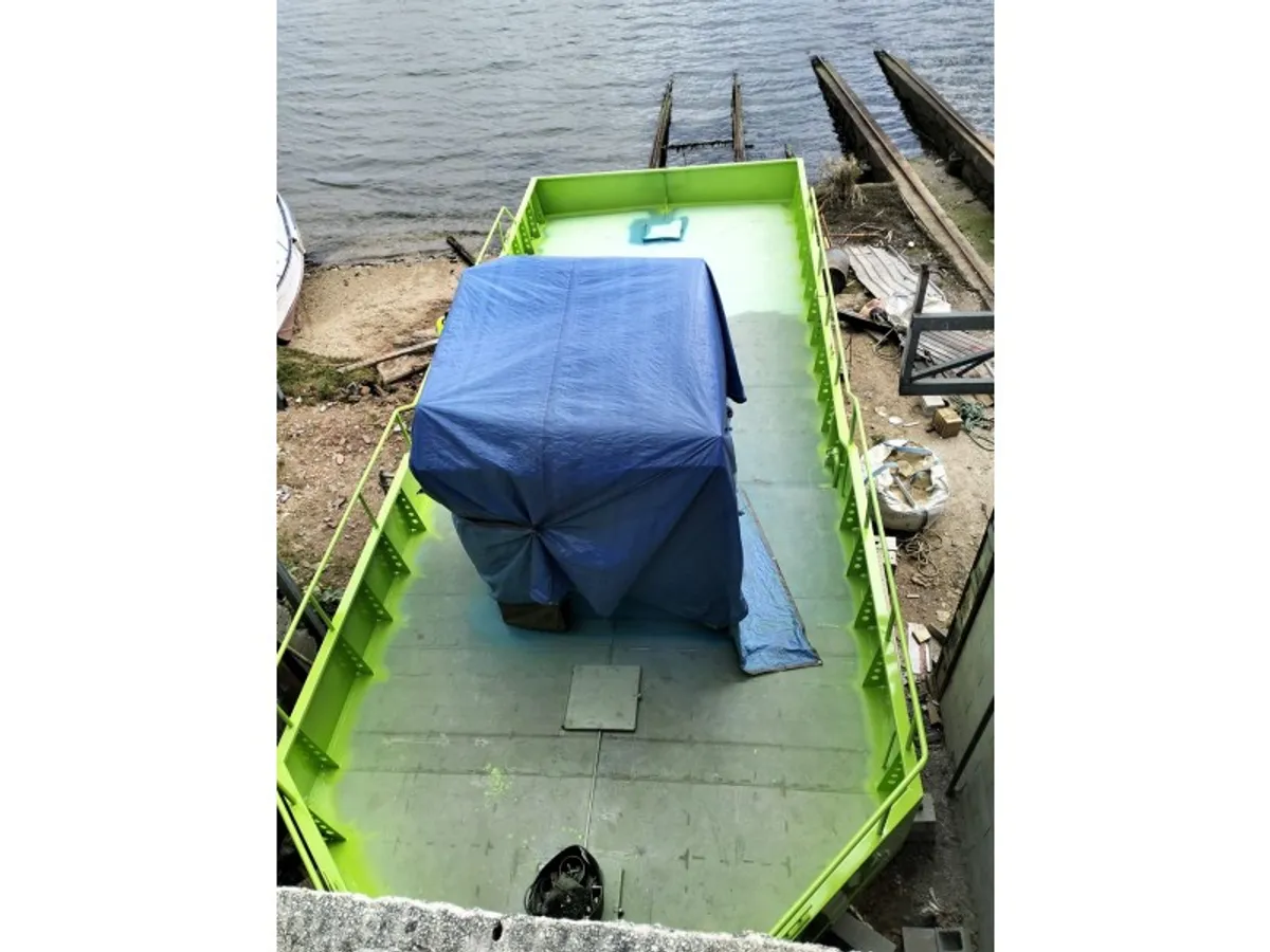 Kapal kerja keur dijual