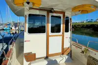 Kapal kerja keur dijual
