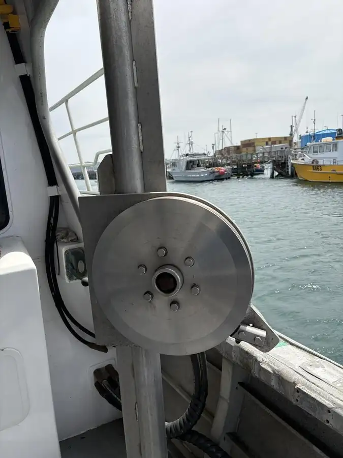 Kapal pangolahan lautan keur dijual