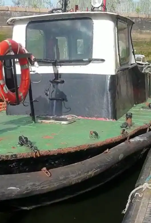 Kapal kerja keur dijual