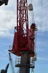 Kapal pangangkut LNG keur dijual