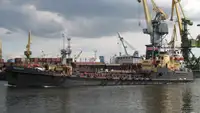 Kapal tangki bahan bakar keur dijual