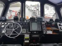 Kapal kerja keur dijual