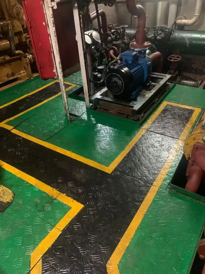 Kapal pasokan keur dijual