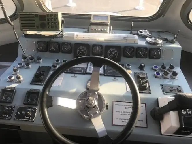 Kapal survei keur dijual