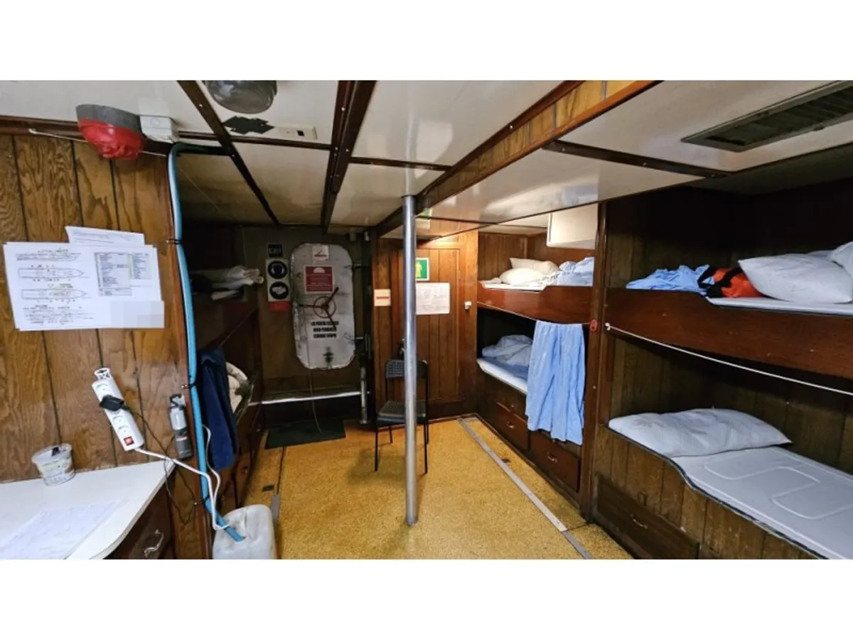 Kapal kru keur dijual