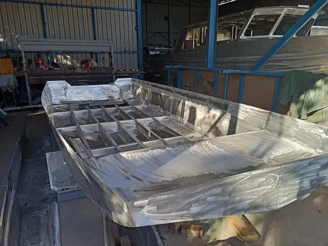 Kapal kerja keur dijual