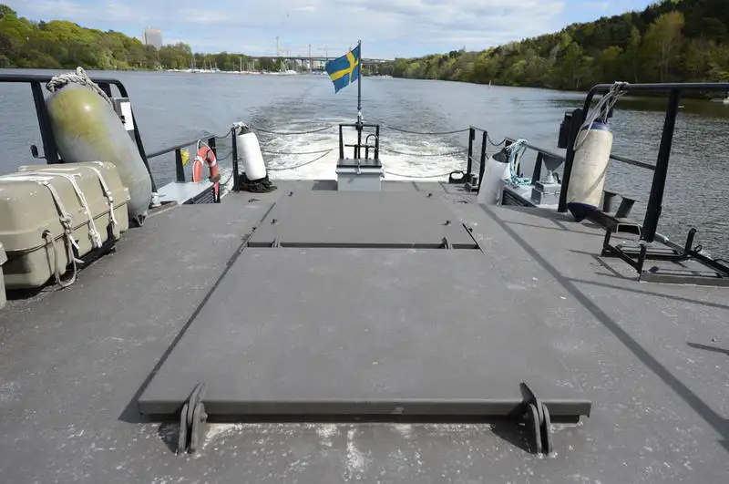 Kapal angkatan laut / militer keur dijual