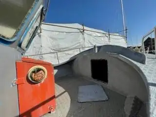 Kapal pangangkut LNG keur dijual