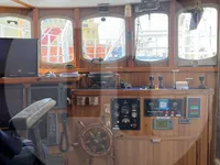 Kapal pangangkut lauk hirup keur dijual