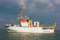 Kapal wadahna pikeun dijual