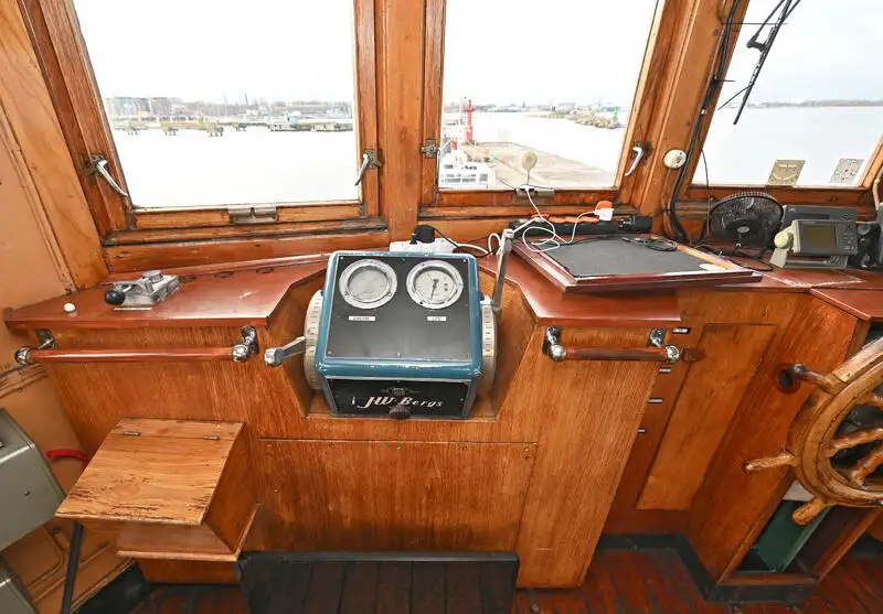 Kapal penarik keur dijual