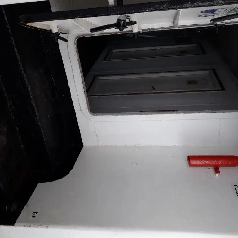Kapal pangangkut barang curah keur dijual