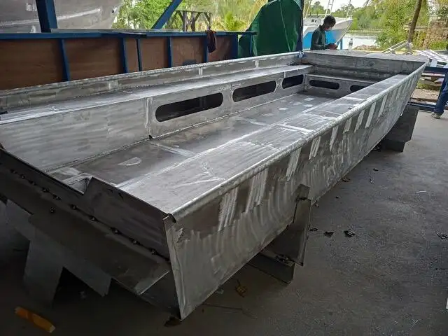 Kapal kerja keur dijual