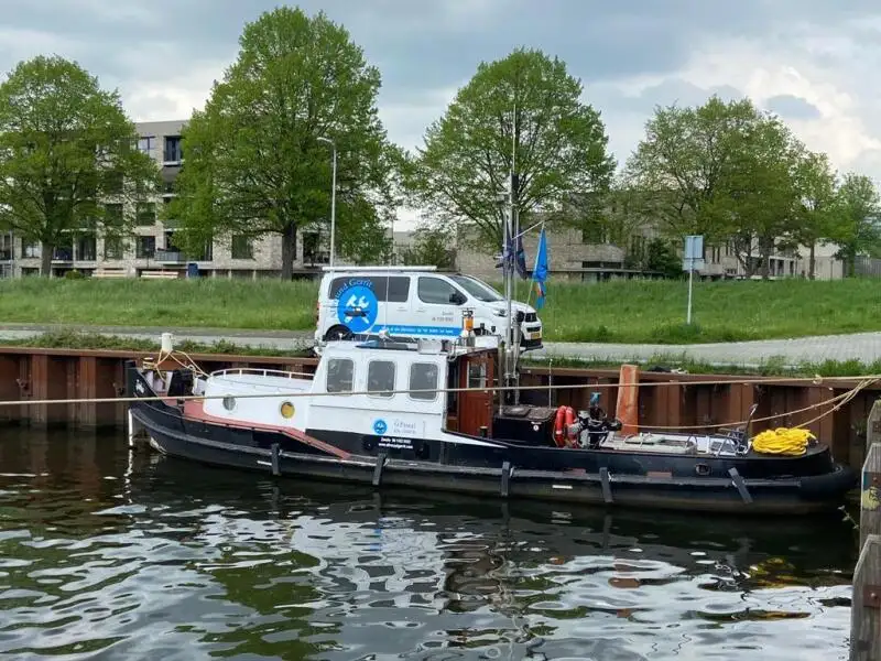 Kapal penarik keur dijual
