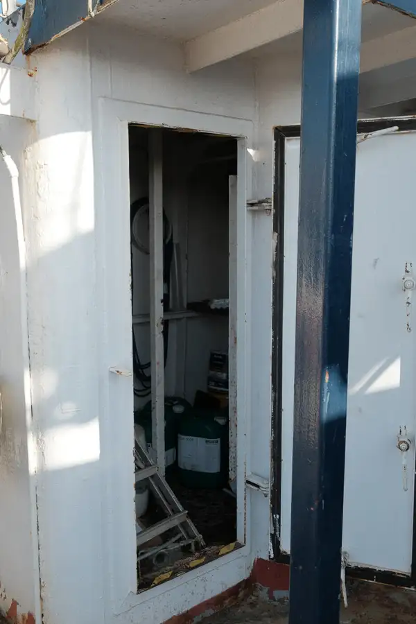 Kapal survei keur dijual