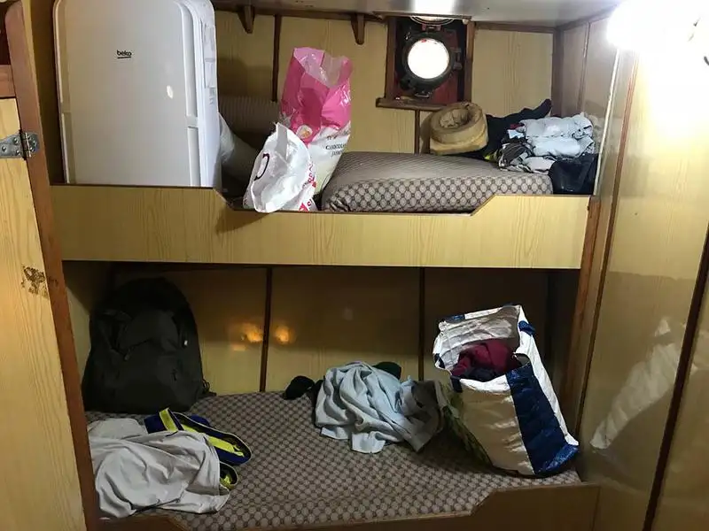 Kapal kerja keur dijual
