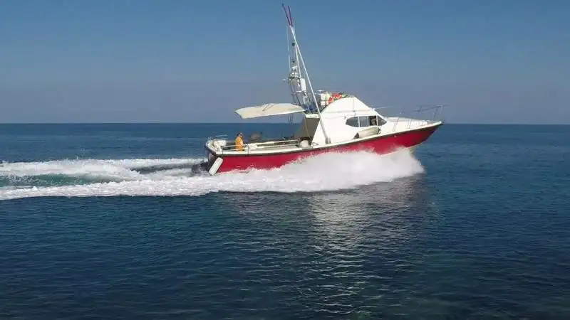 Kapal kerja keur dijual