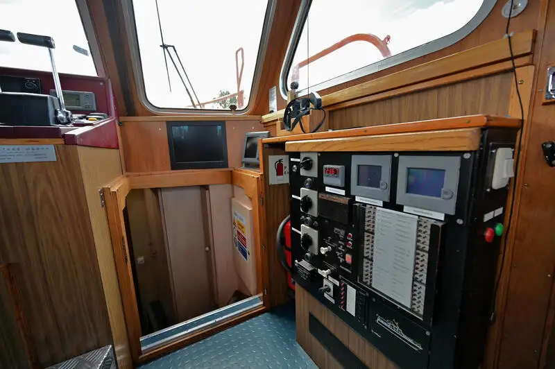 Kapal survei keur dijual