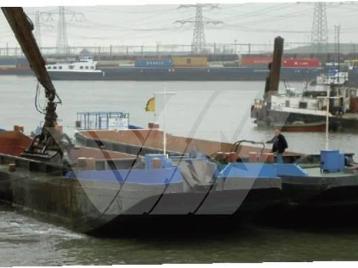 Tongkang keur dijual