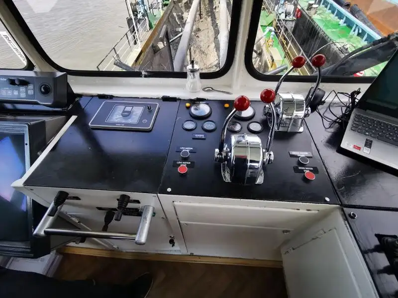 Kapal keruk keur dijual