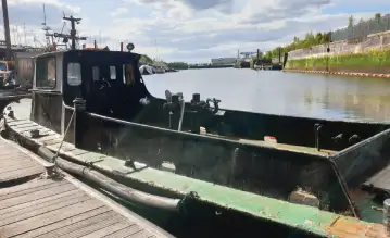 Kapal kerja keur dijual