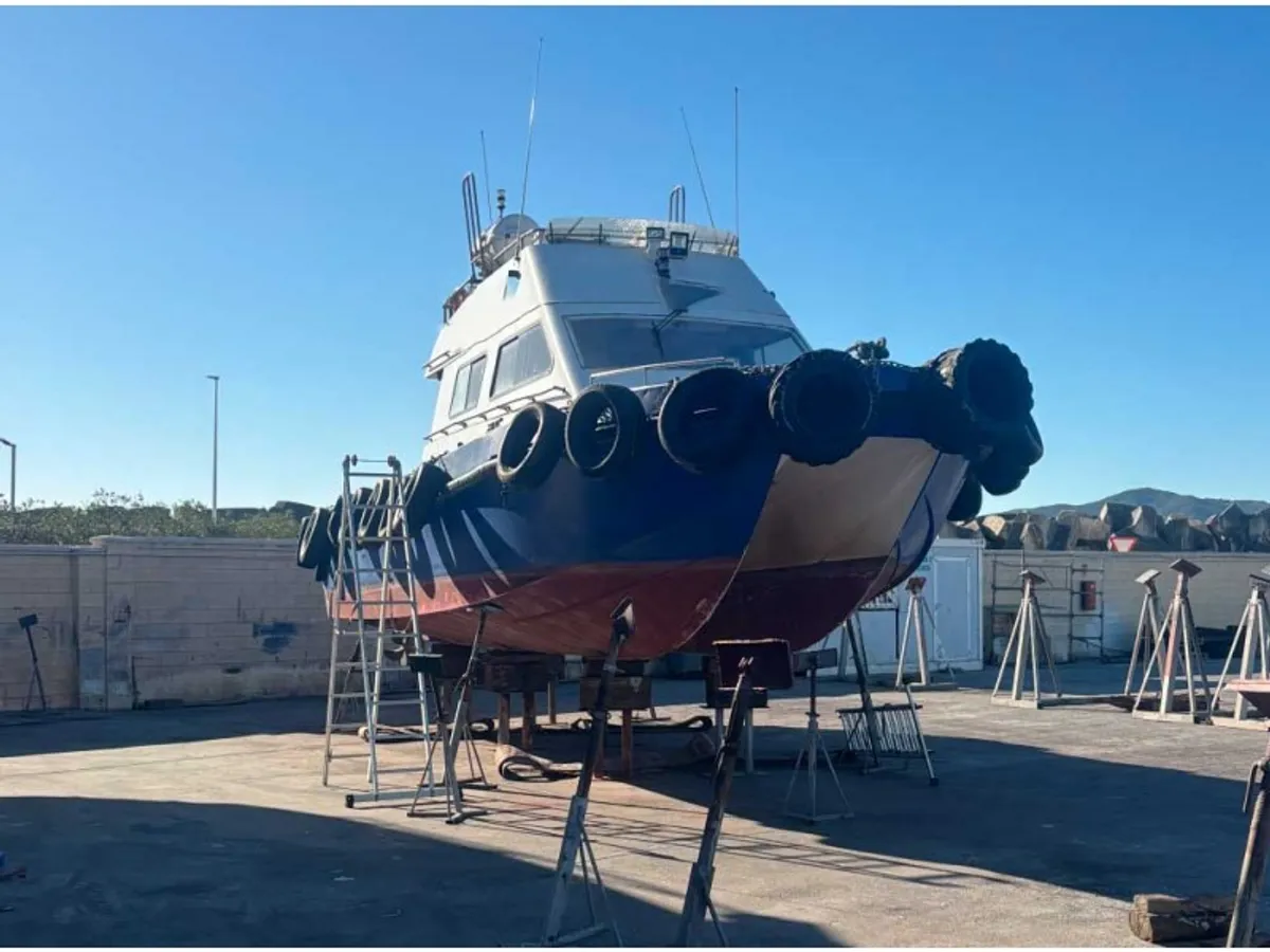 Kapal kerja keur dijual