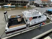Katamaran pikeun dijual