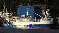 Kapal pikeun ngolah sareng ngantepkeun lauk keur dijual