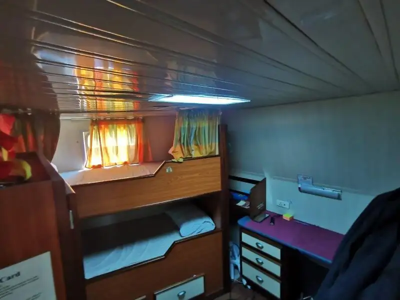 Kapal pasokan keur dijual