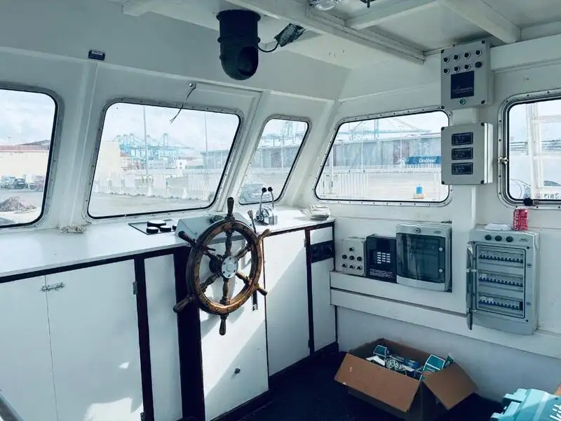Kapal kerja keur dijual