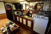 Kapal Pangiriman Cepat (FSV) keur dijual