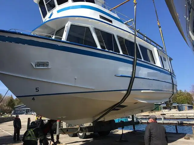 Kapal pesiar keur dijual