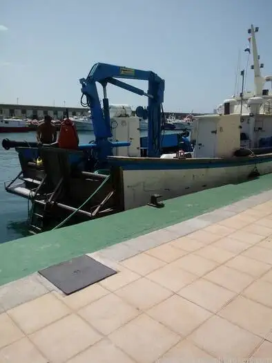 Kapal kerja keur dijual